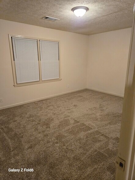 Bedroom - 5552 Estates Ct