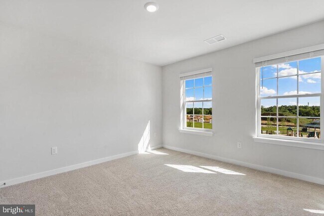 Building Photo - 16525 Green Glade Dr