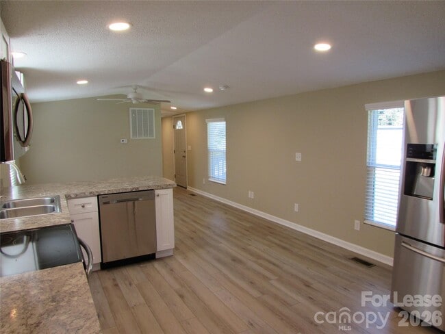 Building Photo - 182 Dry Dock Loop