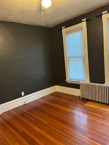 Building Photo - 1046 E Gorham St