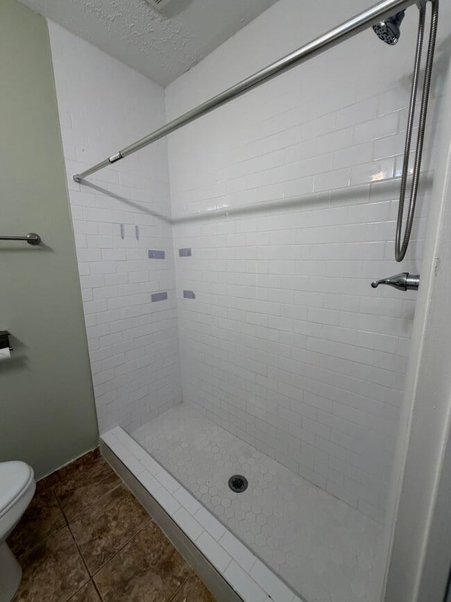 Building Photo - 2304 Hartsfield Ct