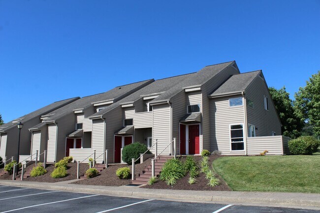Building Photo - 1324 Bradley Dr