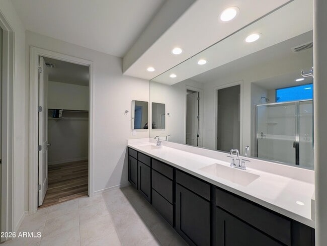 Building Photo - 5902 N 86th Dr