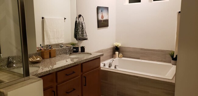 Building Photo - 11366 Sandbank Way