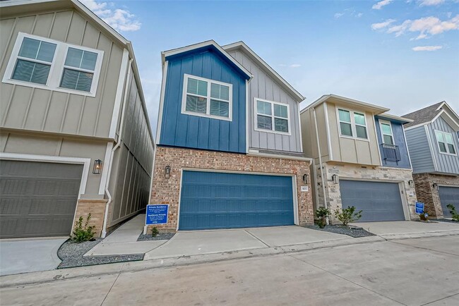 Building Photo - 4103 Split Ivy Dr
