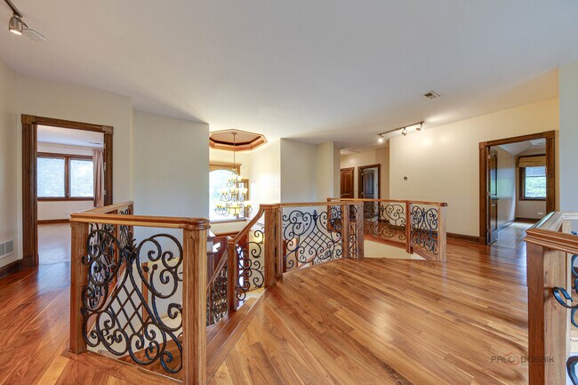 Building Photo - 339 Taft Ct