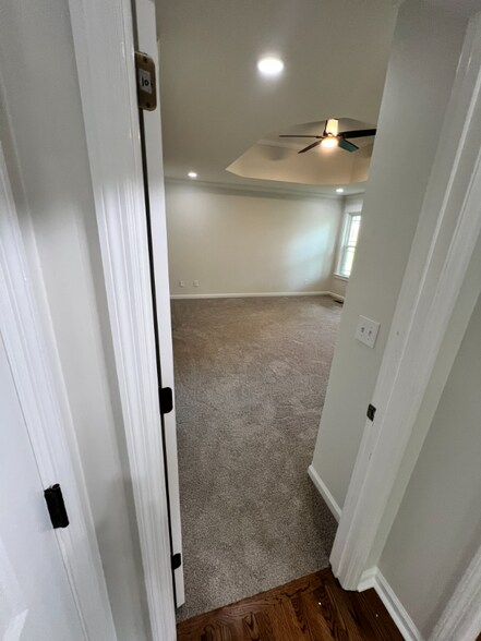 Building Photo - 2686 Douglas Ln