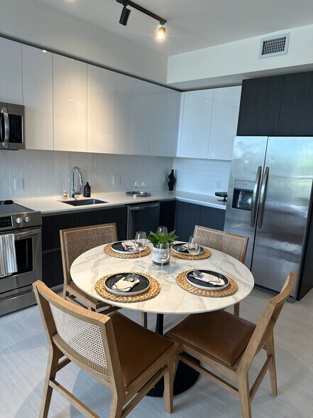 Building Photo - 20540 NW 17th Ave