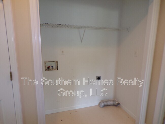 Building Photo - 1425 Hammerhill Rd