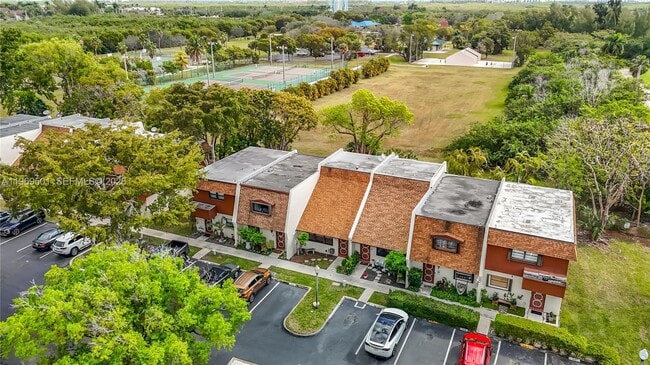 Building Photo - 2133 N 14th Ave