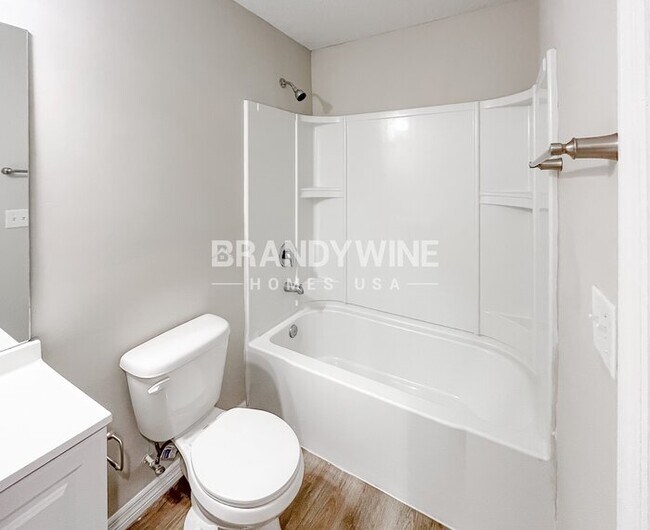 Building Photo - 5301 Oaktrail Ln