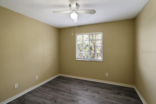 Building Photo - 7127 Waterside Dr