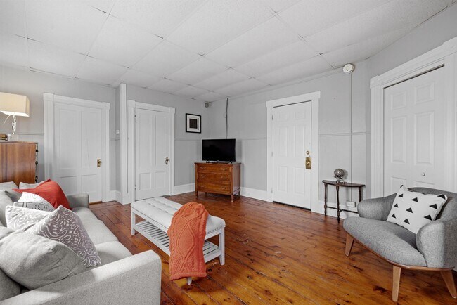 Building Photo - 792 Grove St