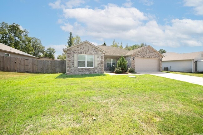 Building Photo - 1604 Lil Larry Dr