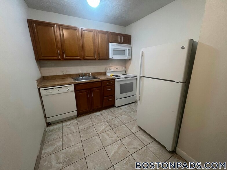 Building Photo - 75 Gardner St