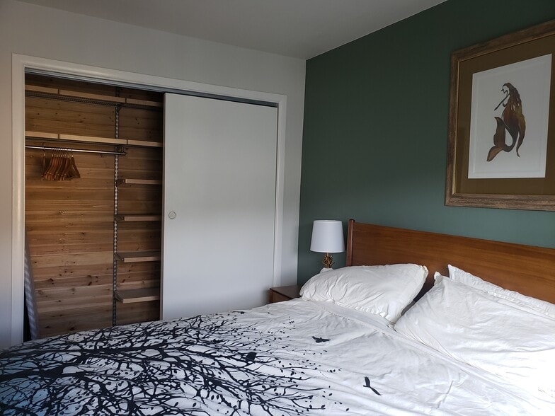 Building Photo - 717 Rolph St