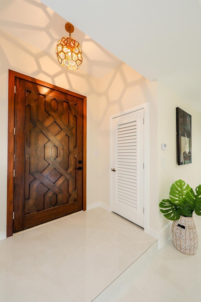 Building Photo - 209 Green Jay Ln