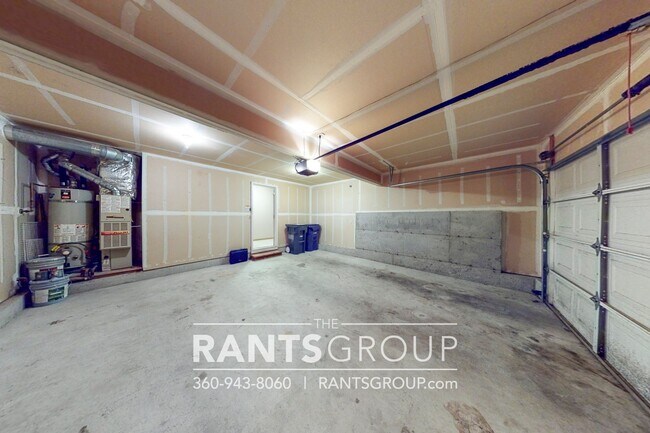 Building Photo - Great Location!  Quiet Neighborhood!