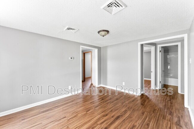 Building Photo - 9408 East 23rd St S