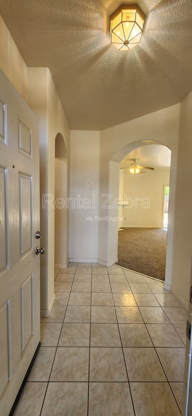 Building Photo - 3201 Bea Ct