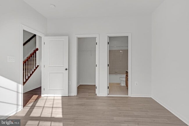 Building Photo - 22554 Cambridgeport Square