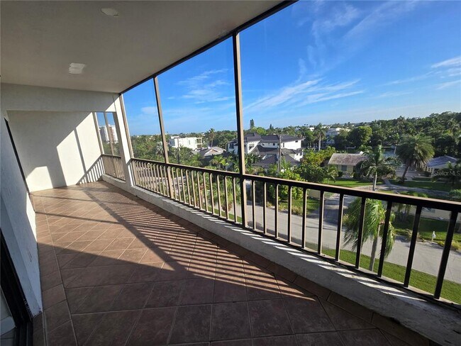 Building Photo - 350 S Polk Dr