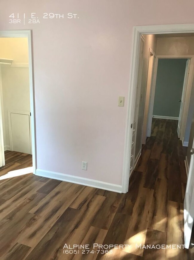 Building Photo - 3 Bed/2 Bath Home Near McKennan Park!
