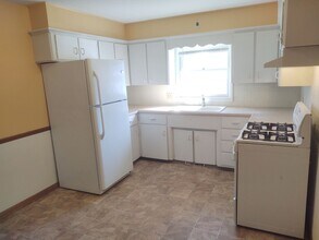 Building Photo - SW 413/415 Milan