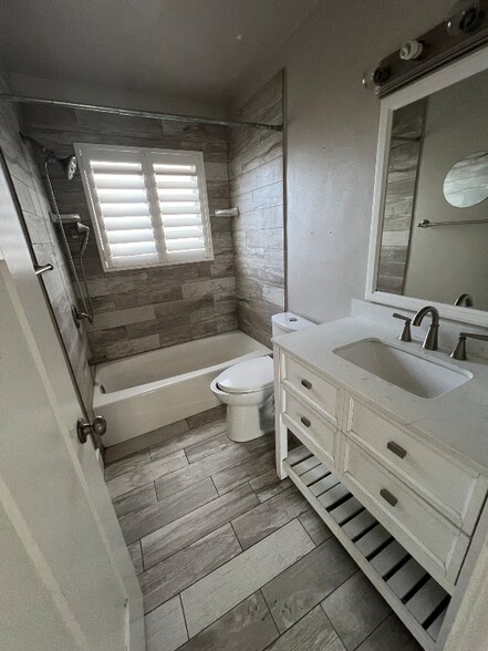 Building Photo - 8358 W Clarry Cir