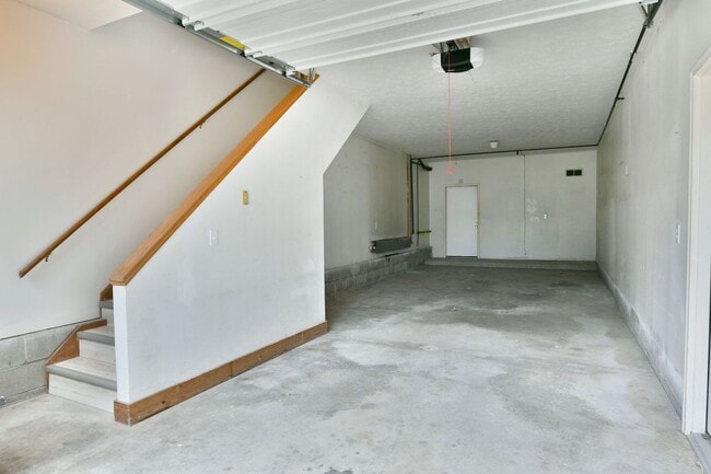 Building Photo - 920-922-922 Cynthia Ct