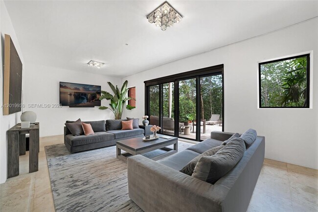 Building Photo - 6226 Paradise Point Dr
