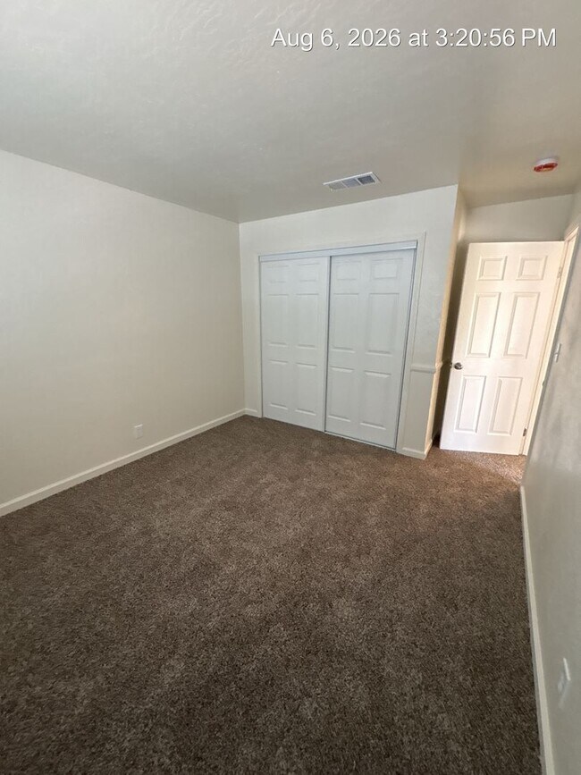 Building Photo - 800 Monarch Cir