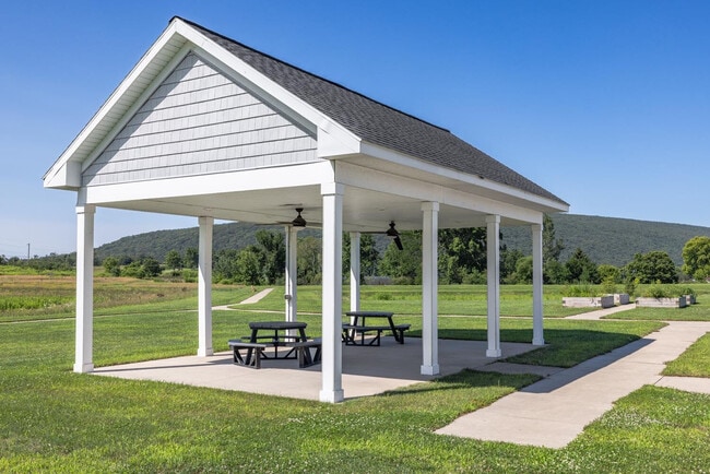 Building Photo - Muncy Greene