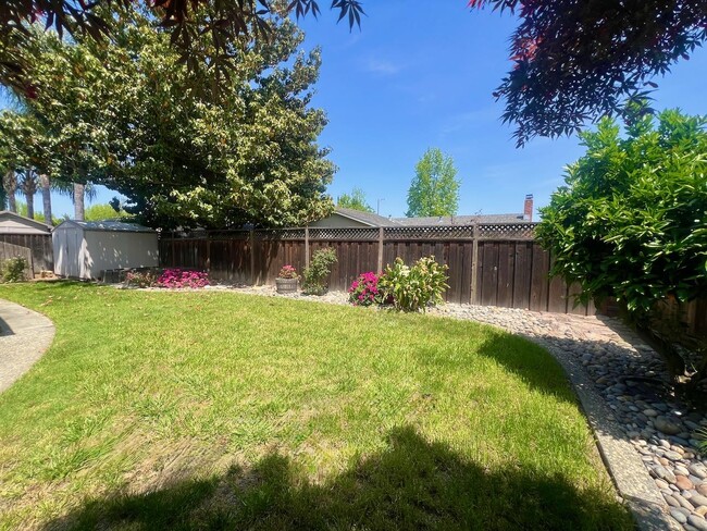 Building Photo - 4396 Glenpark Dr