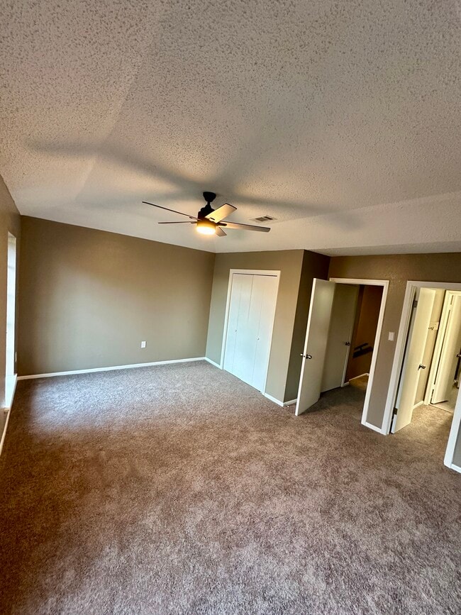 Building Photo - 1024 Dimarco Dr