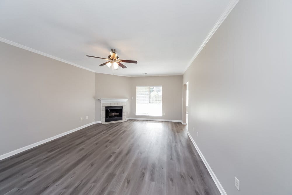 Building Photo - 7415 Creekside Dr