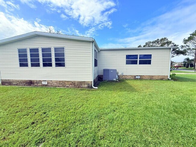 Building Photo - 220 Ellsworth Dr