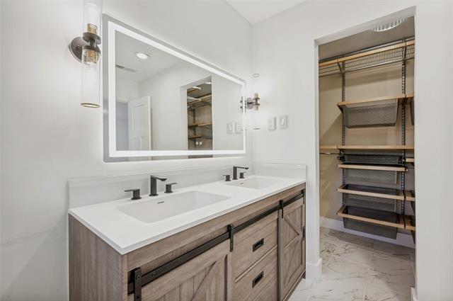 Building Photo - 4321 Northview Ln