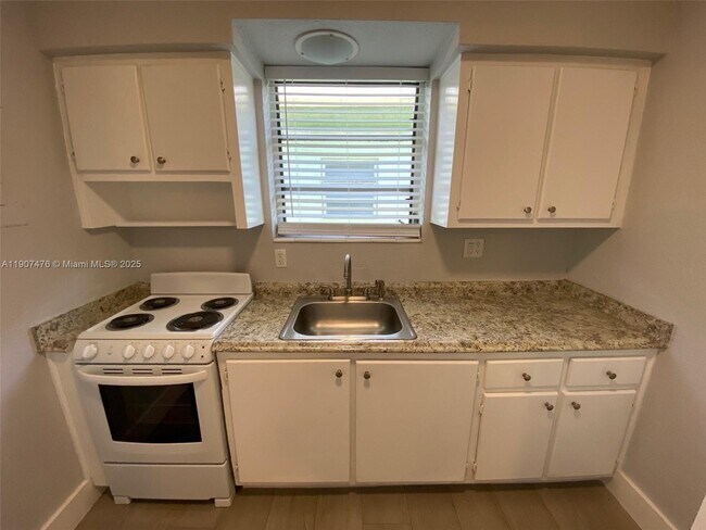 Building Photo - 1334 Alton Rd