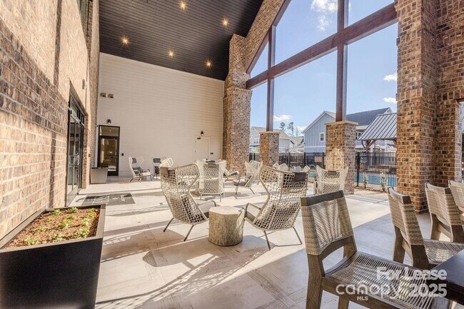 Building Photo - 3110 Doe River Wy