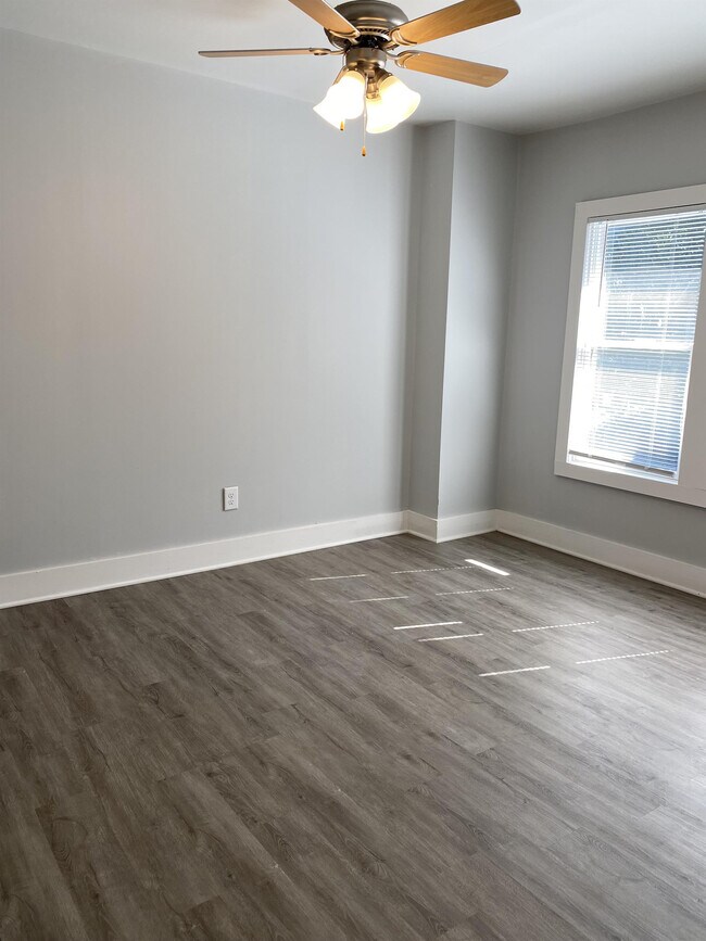 Building Photo - 179 W Rundell St