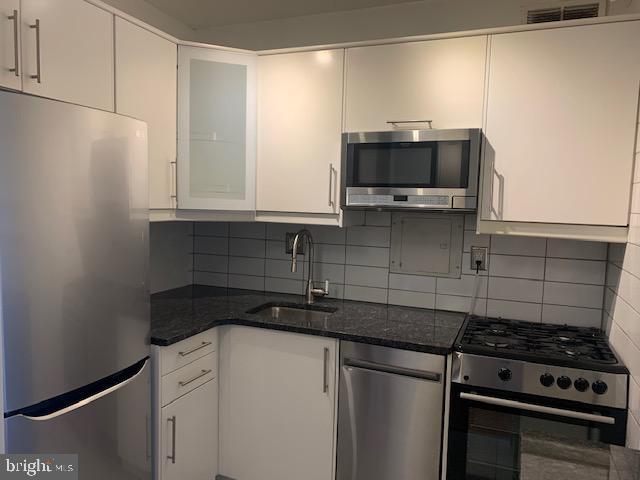 Building Photo - 300 M St SW