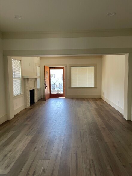 living room - 6902 N Figueroa St