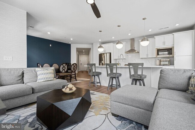 Building Photo - 3925 Fair Ridge Dr