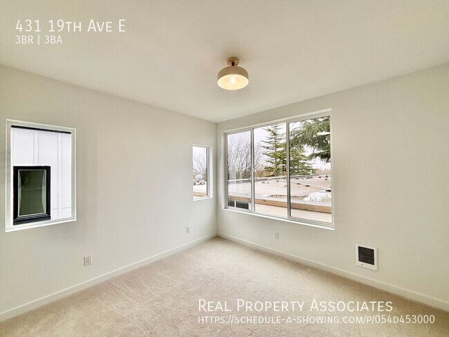 Building Photo - 431 19th Ave E