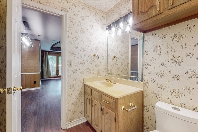 Building Photo - 7504 Summitview Dr