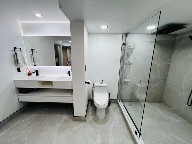 Building Photo - 1201 River Reach Dr