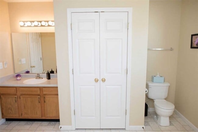 Building Photo - 4 Bedroom 2.5 Bath Home