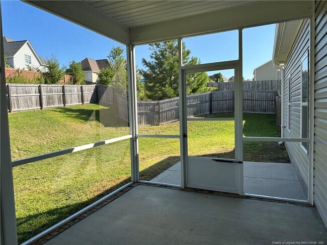 Building Photo - 498 New Castle Ln