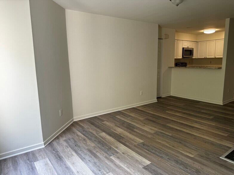 Building Photo - 9962 Hellingly Pl